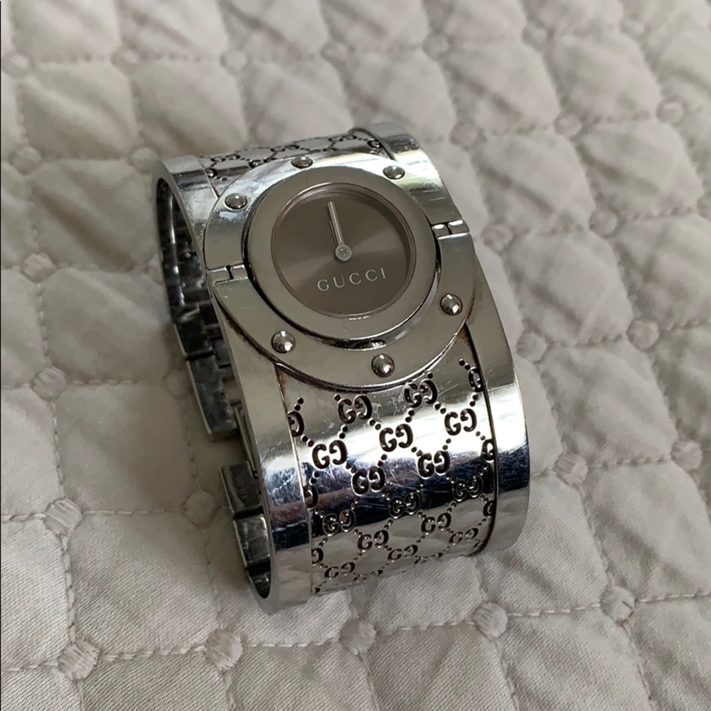 GUCCI Women's Twirl Brown Quartz Watch - Picture 5 of 5